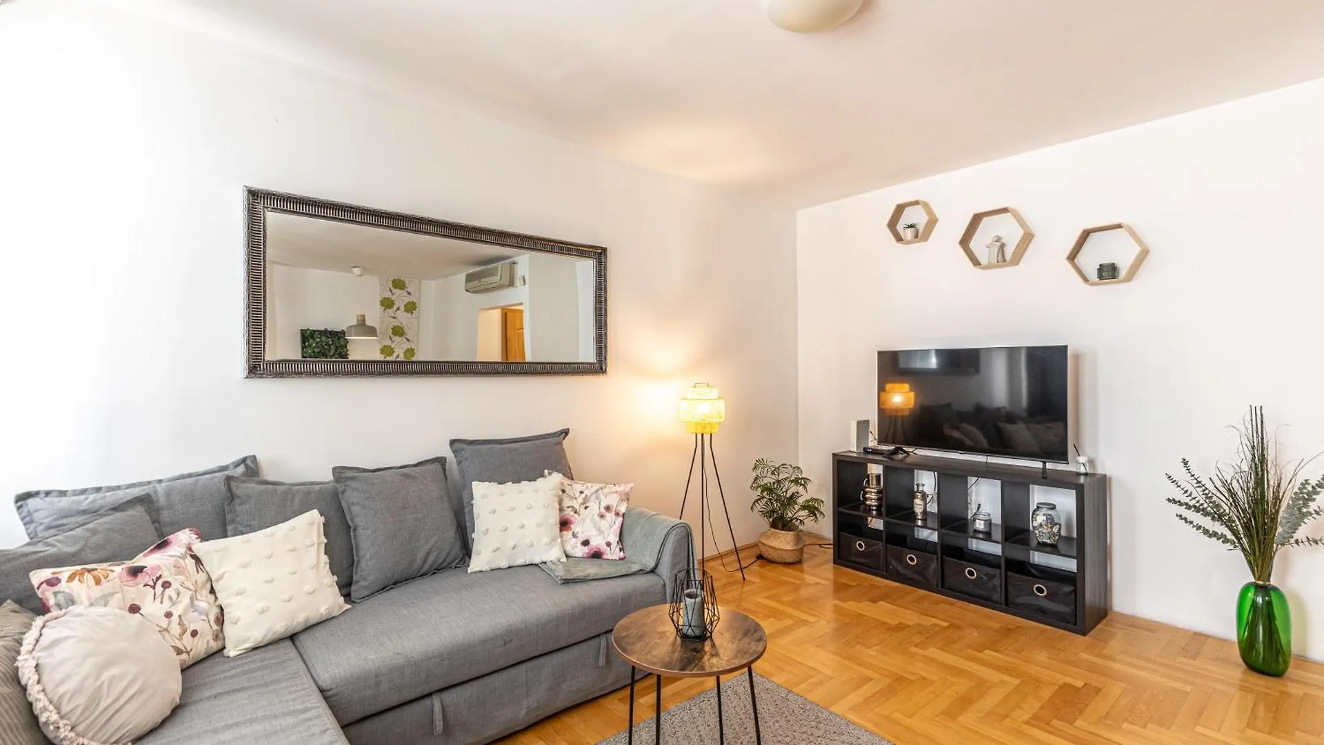 Gozsdu White Raven Residence 305 Budapest