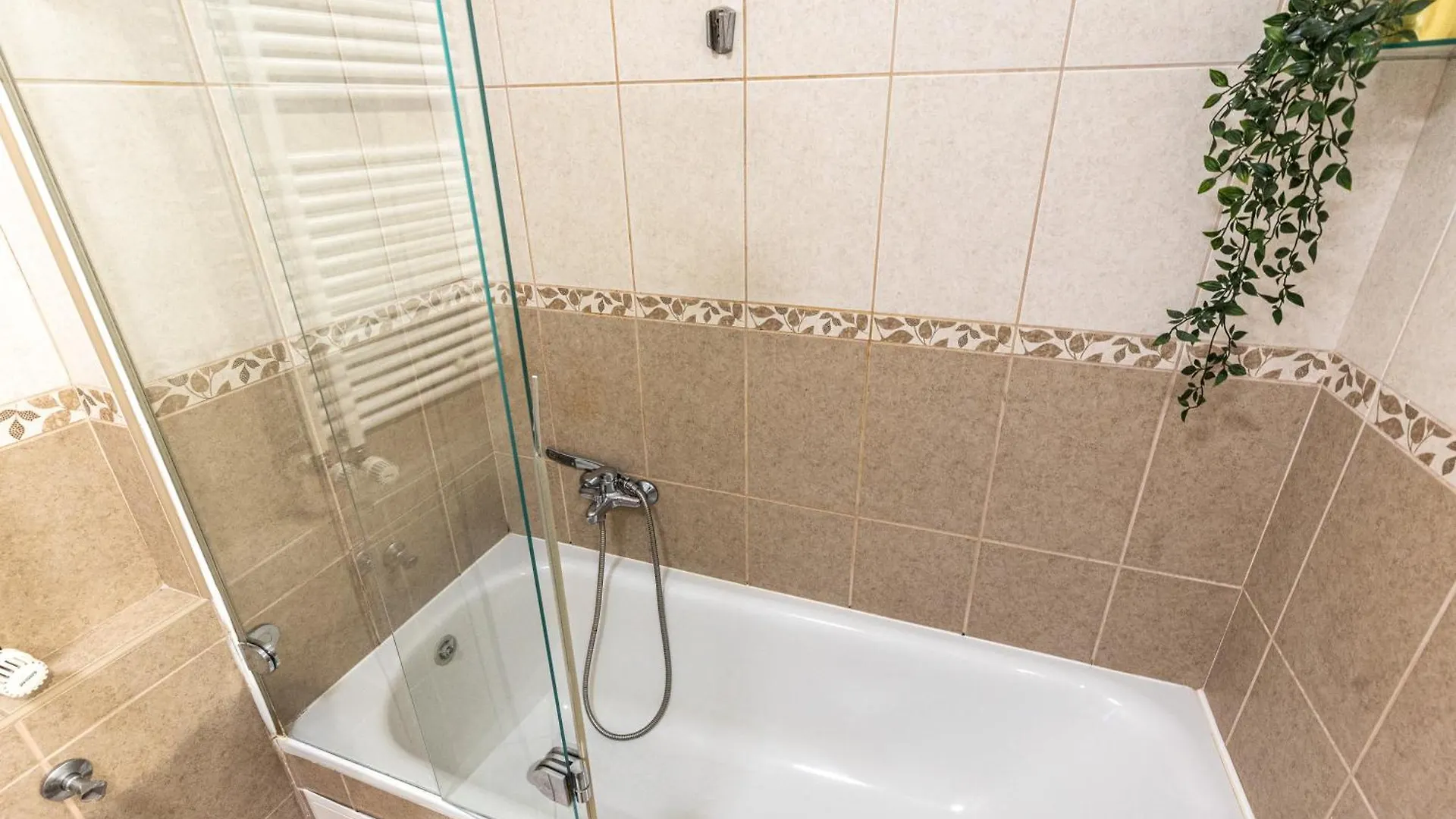 Gozsdu White Raven Residence 305 Hungary