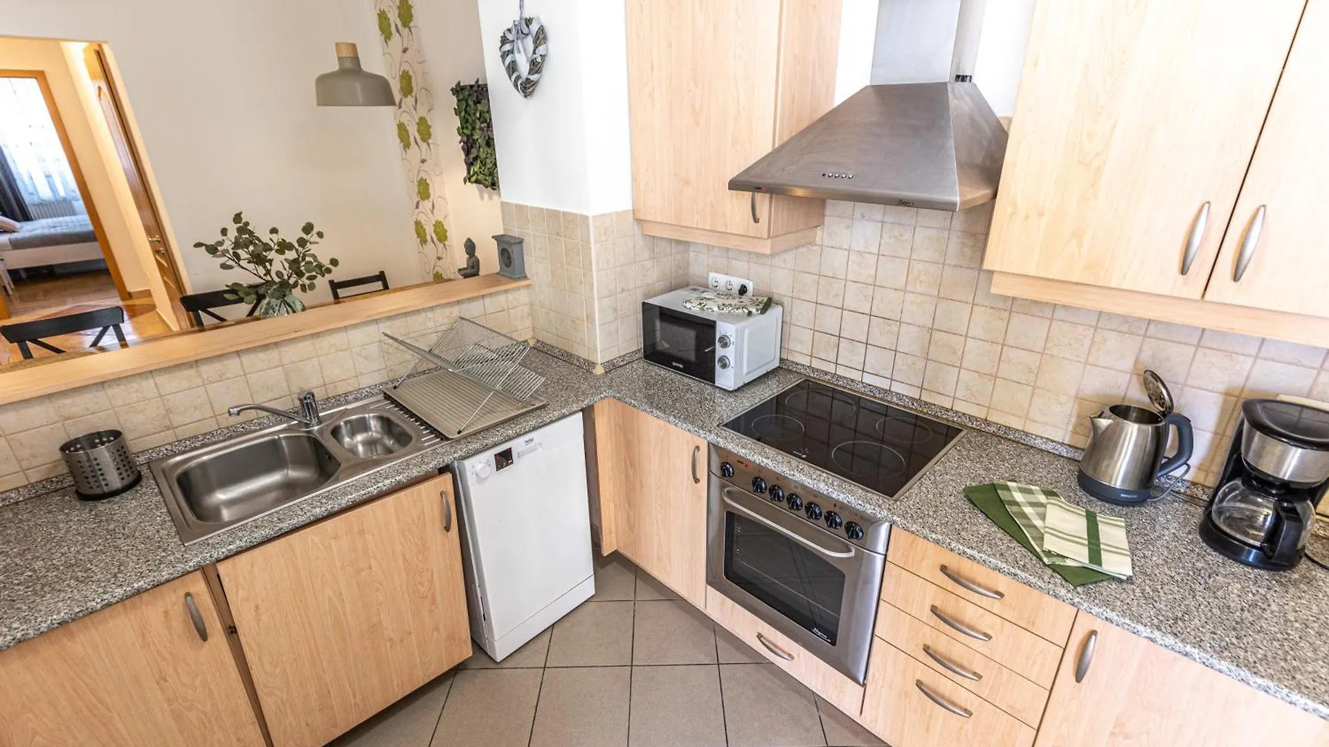 Apartment Gozsdu White Raven Residence 305